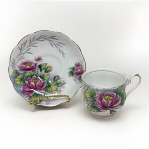 Royal Albert "WaterLily" Tea Cup & Saucer No.7‎ Gold Trim England-bone china